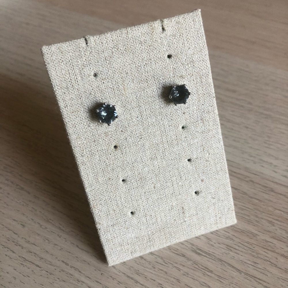Sparkle studs - gray - Picture 2 of 3